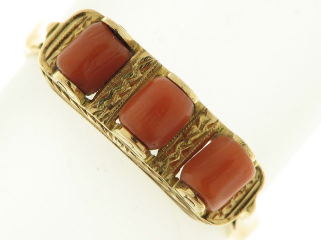 Anello con corallo Sciacca, seconda veduta