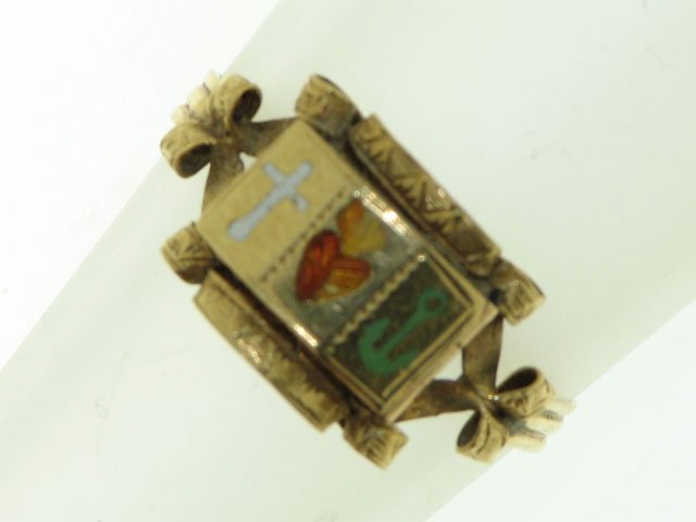Anello con i simboli di fede, speranza e carità, prima veduta