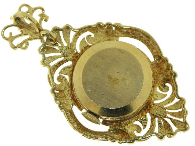 Seconda veduta del ciondolo orologio