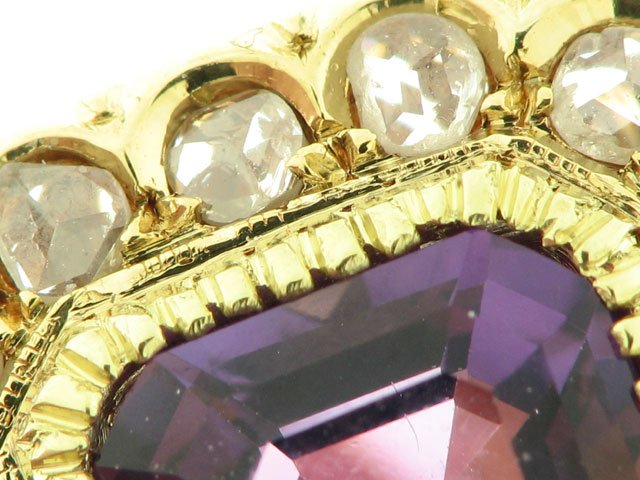 Quarta veduta dell’anello con ametista